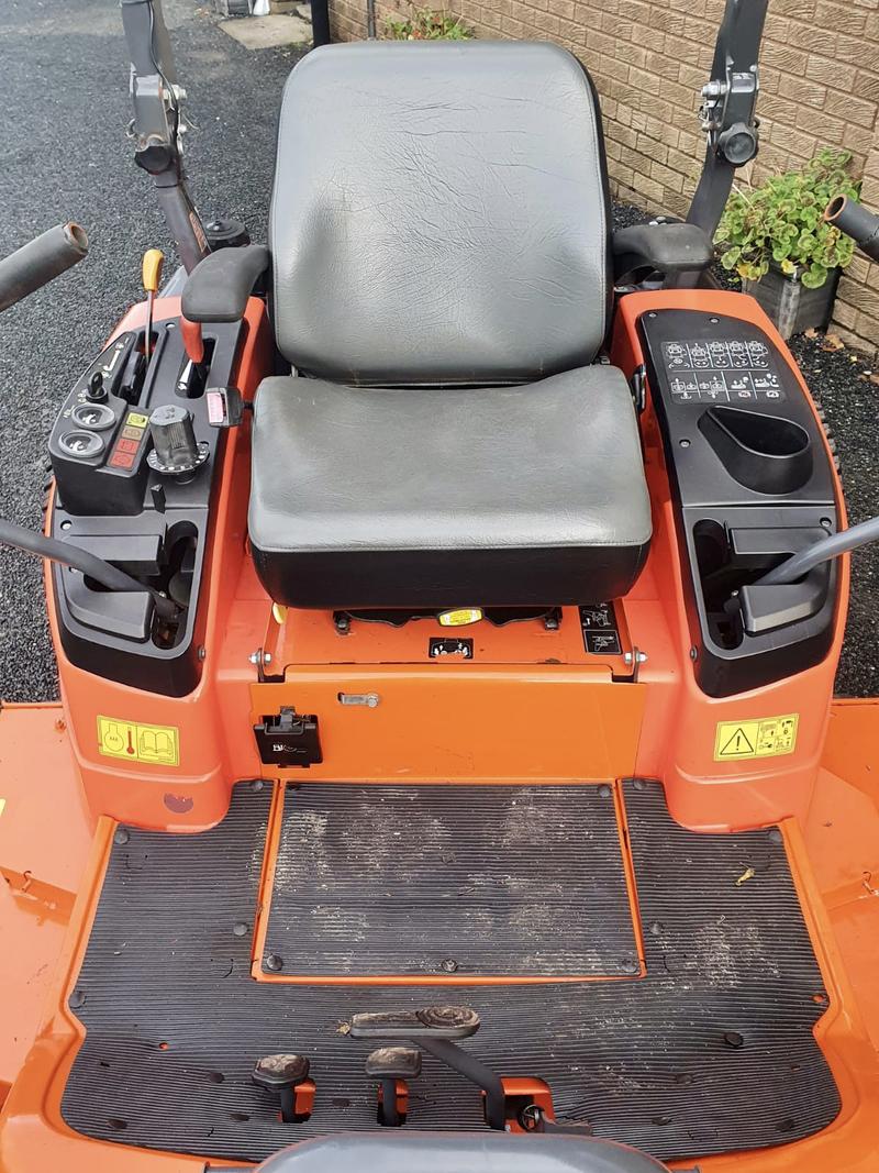 Kubota ZD 326